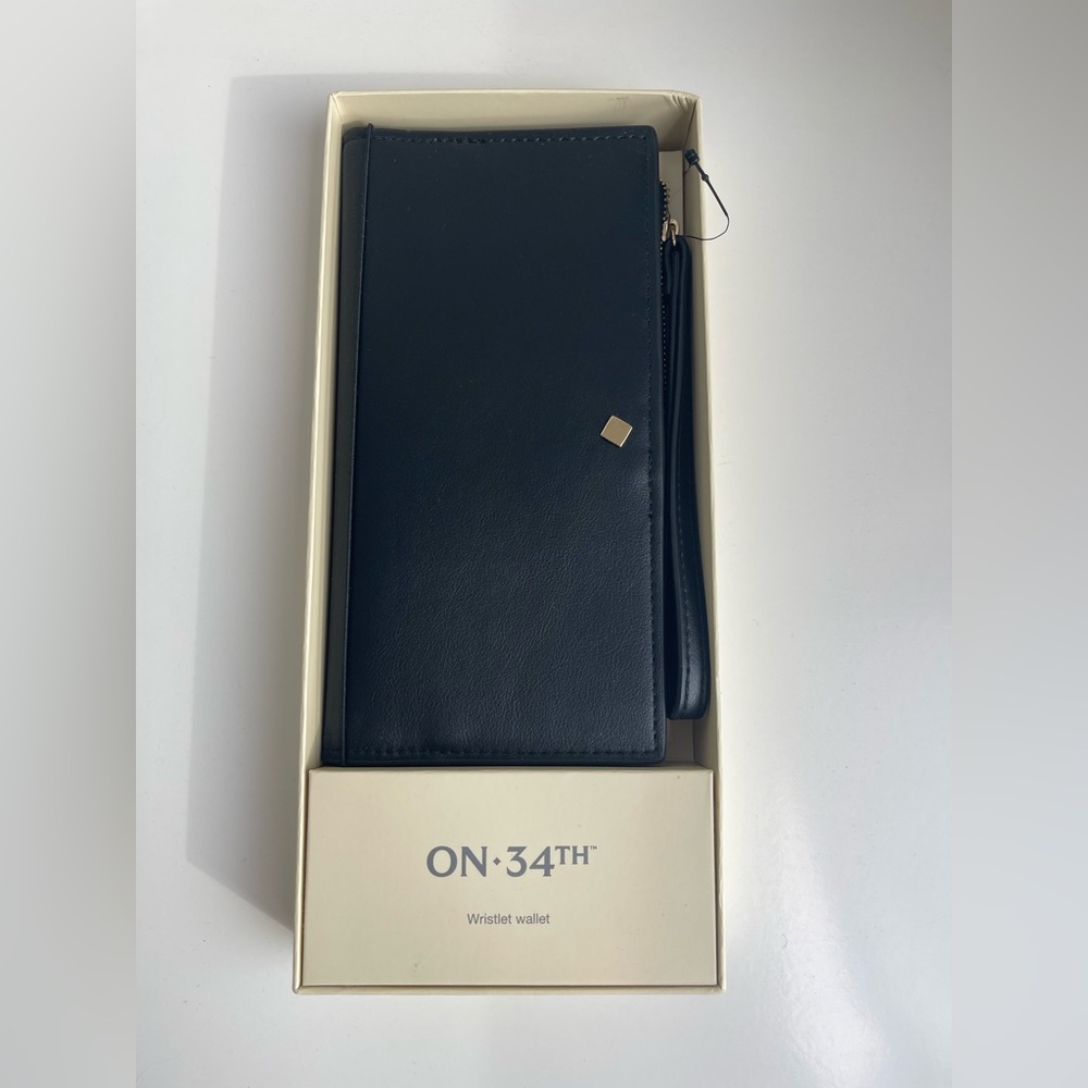 ON 34TH Black Wristlet Wallet